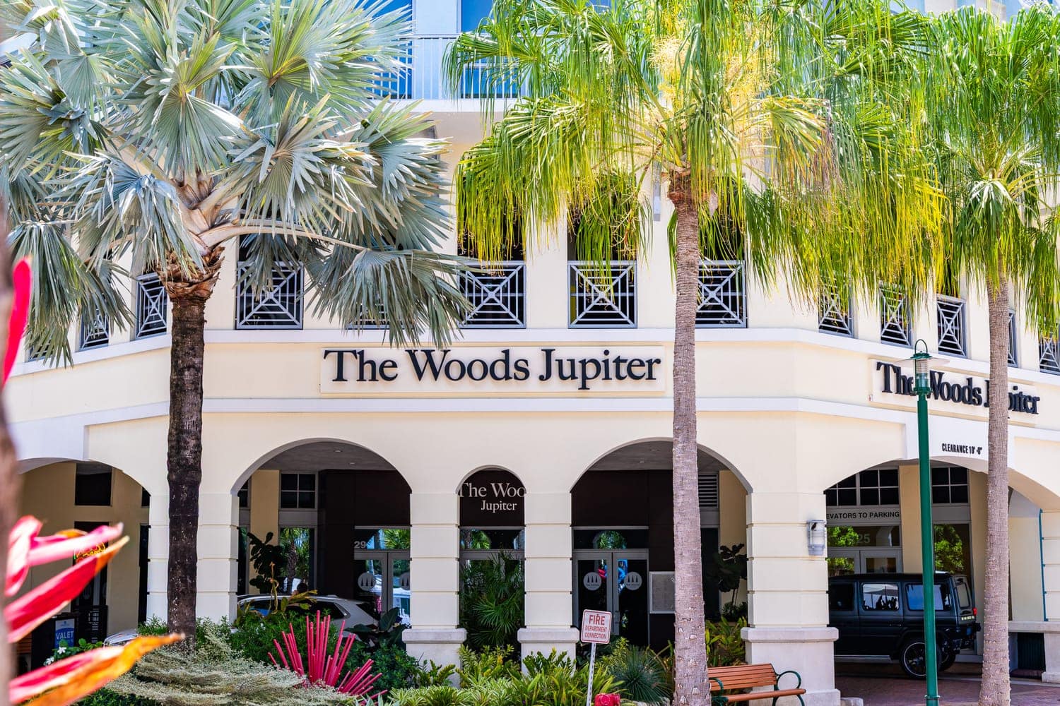 The Woods Jupiter restaurant at Harbourside Place